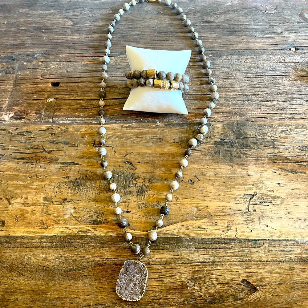 Brown marble color beaded necklace
